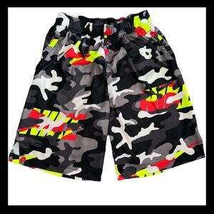 NIKE Dri-Fit Multicolor Camouflage Boys Shorts Drawstring Pockets Size Large